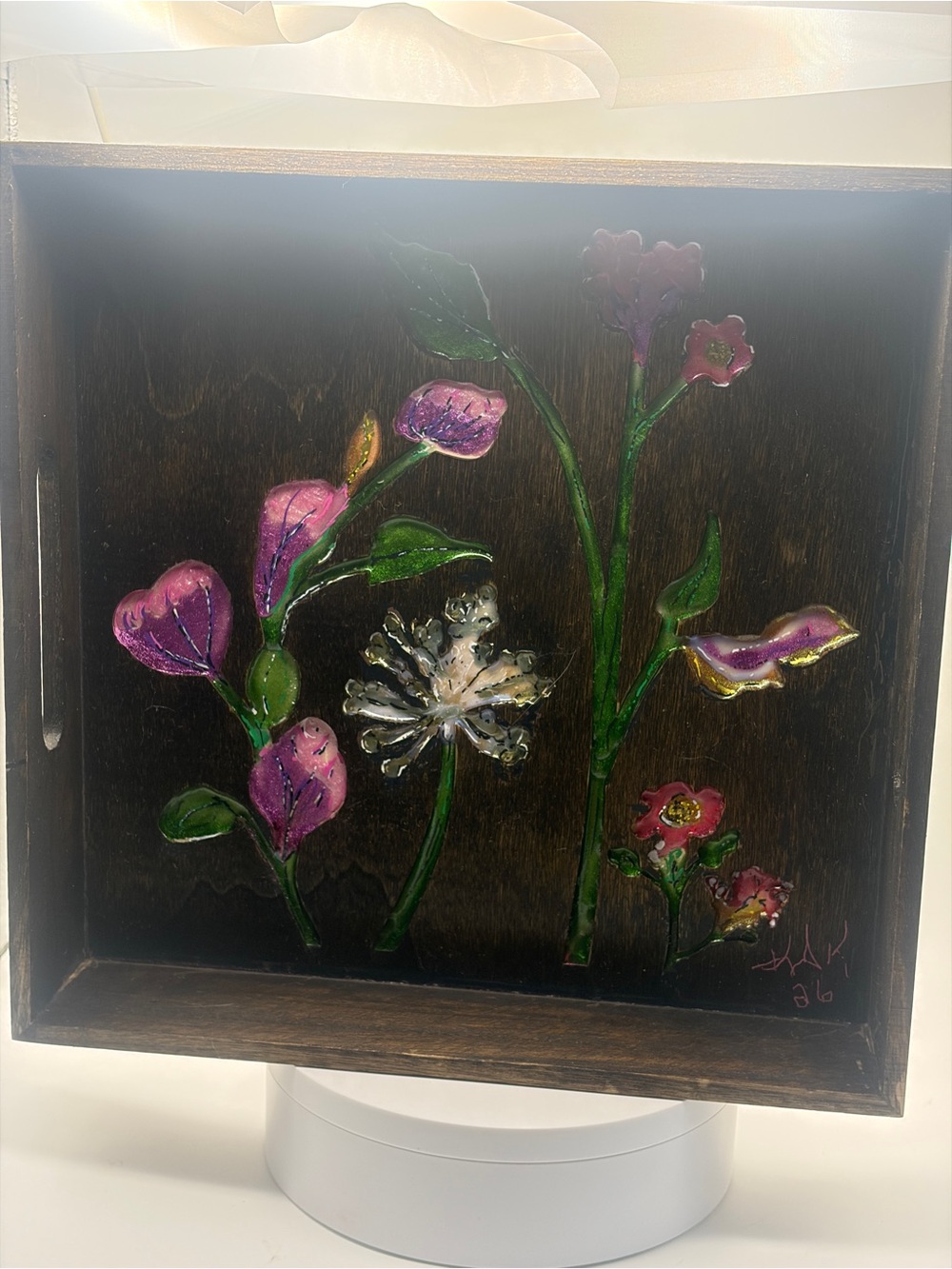 Decorative tray painted with resin